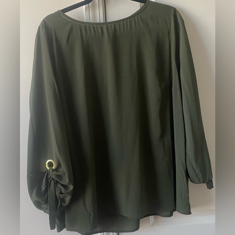 Dana Buchman blouse. Brand new never worn. Size XXL